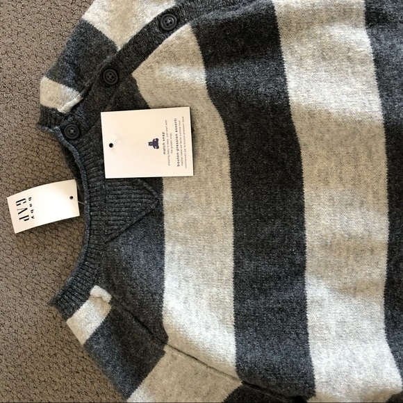 BNWT Gap Baby 2pc set onesie and hat size 12-18 months - Picture 4 of 11